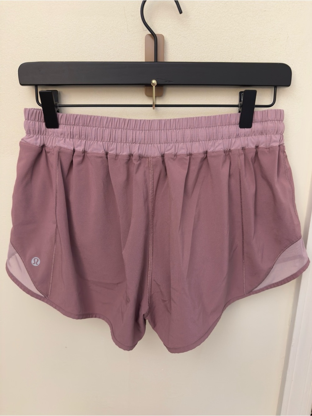 lululemon athletica Figue/Rose Blush Low Rise Hotty Hot Shorts | Sz 10 Regular
